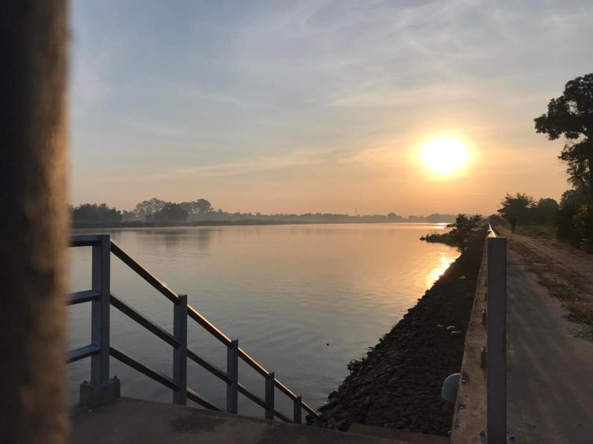 Romyen House Hotel Ban Nong Nam Khan Eksteriør billede
