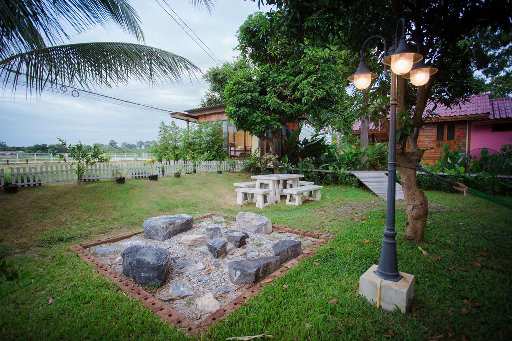 Romyen House Hotel Ban Nong Nam Khan Eksteriør billede